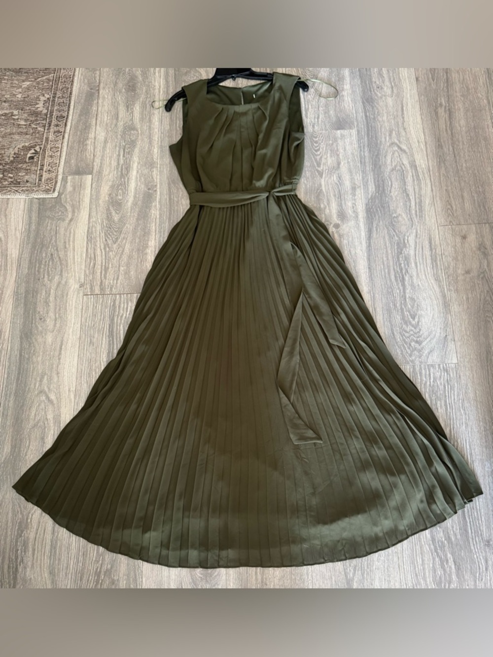 W Sz.M Belted Green Pleated Sleeveless Midi Sleeveless Dress Office Business